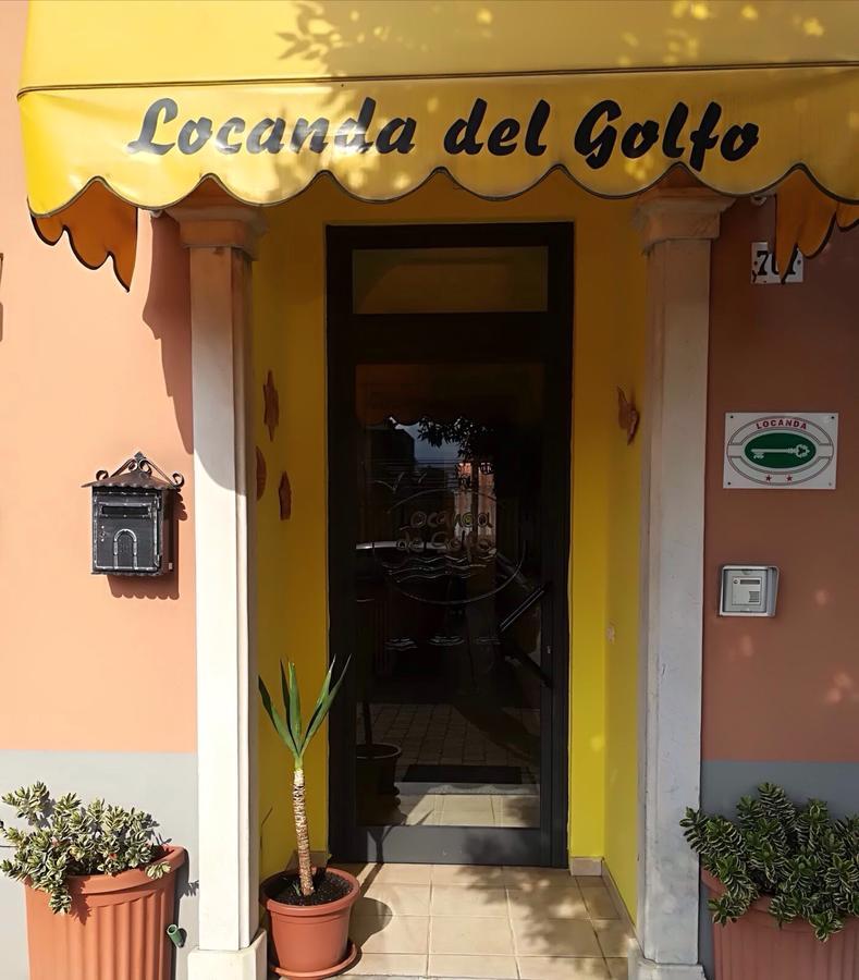 Locanda Del Golfo La Spezia Bagian luar foto